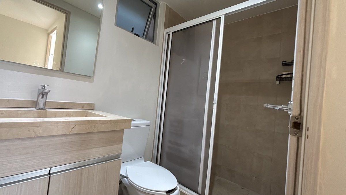Baño corredor, foto 7 de 16