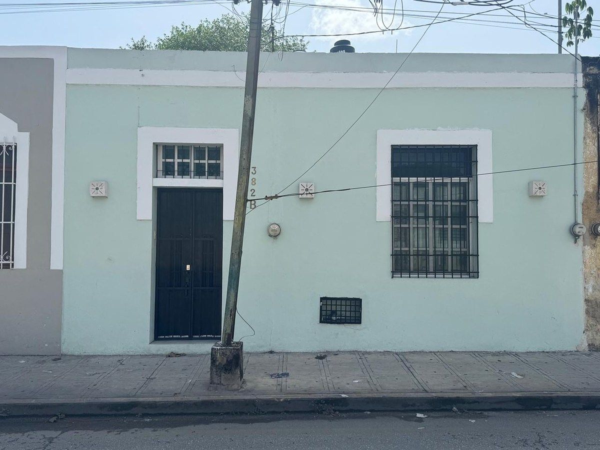 CASA COM PISCINA À VENDA EM SANTA ANA, CENTRO DE MÉRIDA, foto 1 de 23