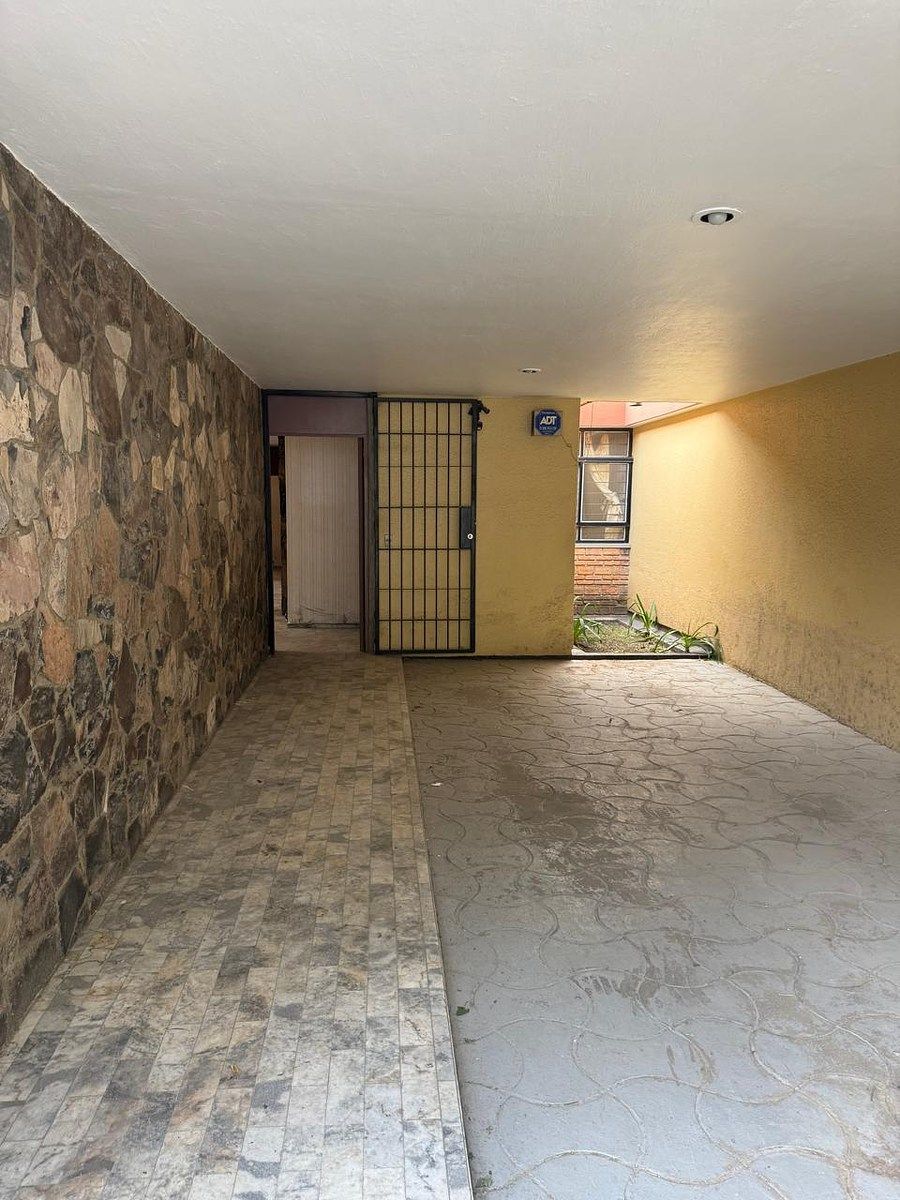 Casa em Jardines del Bosque Norte, Guadalajara, foto 2 de 10