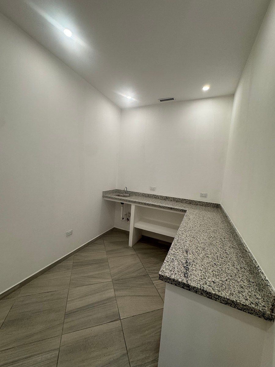 Local comercial en Villas de San Lorenzo, La Paz, foto 13 de 17