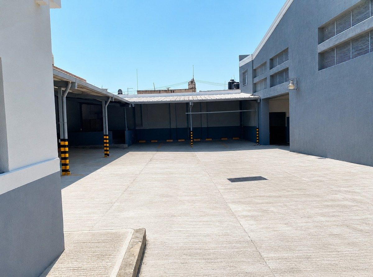 Commercial Storage Unit in El Retiro, Guadalajara, photo 5 of 10
