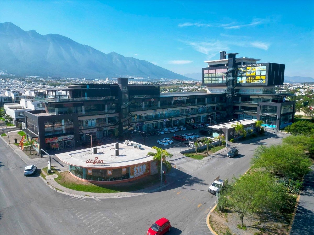 Loja em shopping em Cumbres San Agustín 1 S. 2 Etapa, Monterrey, foto 6 de 6