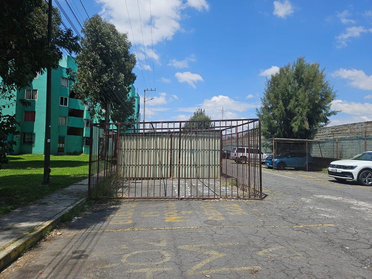 CERCA DEL DEPARTAMENTO, foto 3 de 13