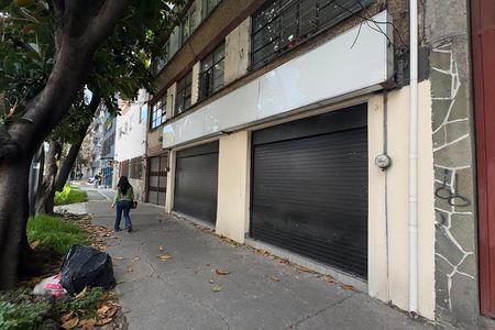 LOCAIS COMERCIAIS À VENDA