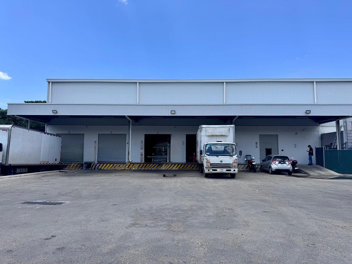 Armazém Logístico de 1.000 m² no Parque de Indústrias Não Poluentes, foto 1 de 14