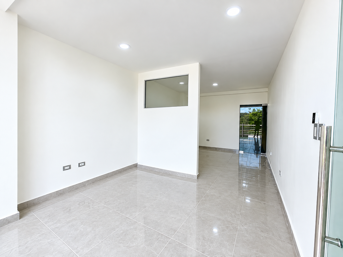 Local Comercial en Alquiler en Los Prados, Santo Domingo | 60 m² | 2 Parqueos, foto 1 de 4