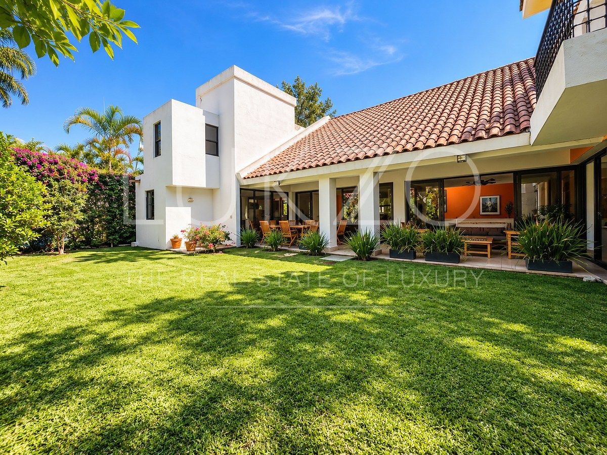 Casa en venta en Kloster Sumiya, foto 1 de 24