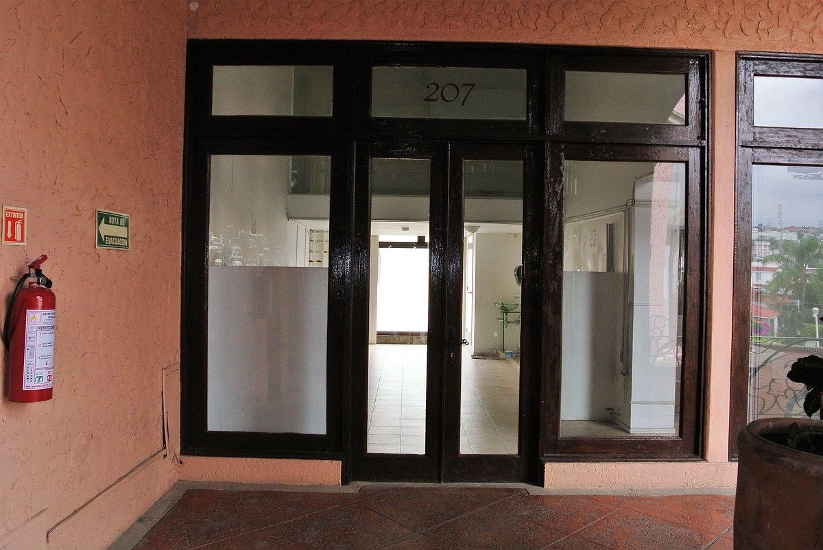 OFICINA / CONSULTORIO 99M EN VENTA CANTARRANAS CUERNAVACA, foto 1 de 37