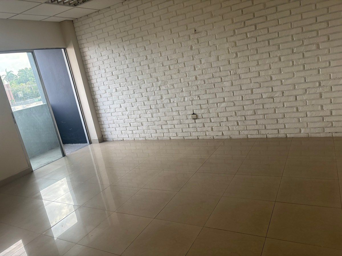 Local Comercial en Arroyo Hondo, Santo Domingo Centro (Distrito Nacional), foto 4 de 7