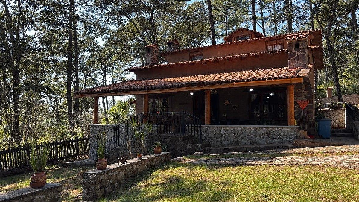 COUNTRY CABIN FOR SALE IN TAPALPA, photo 1 of 36