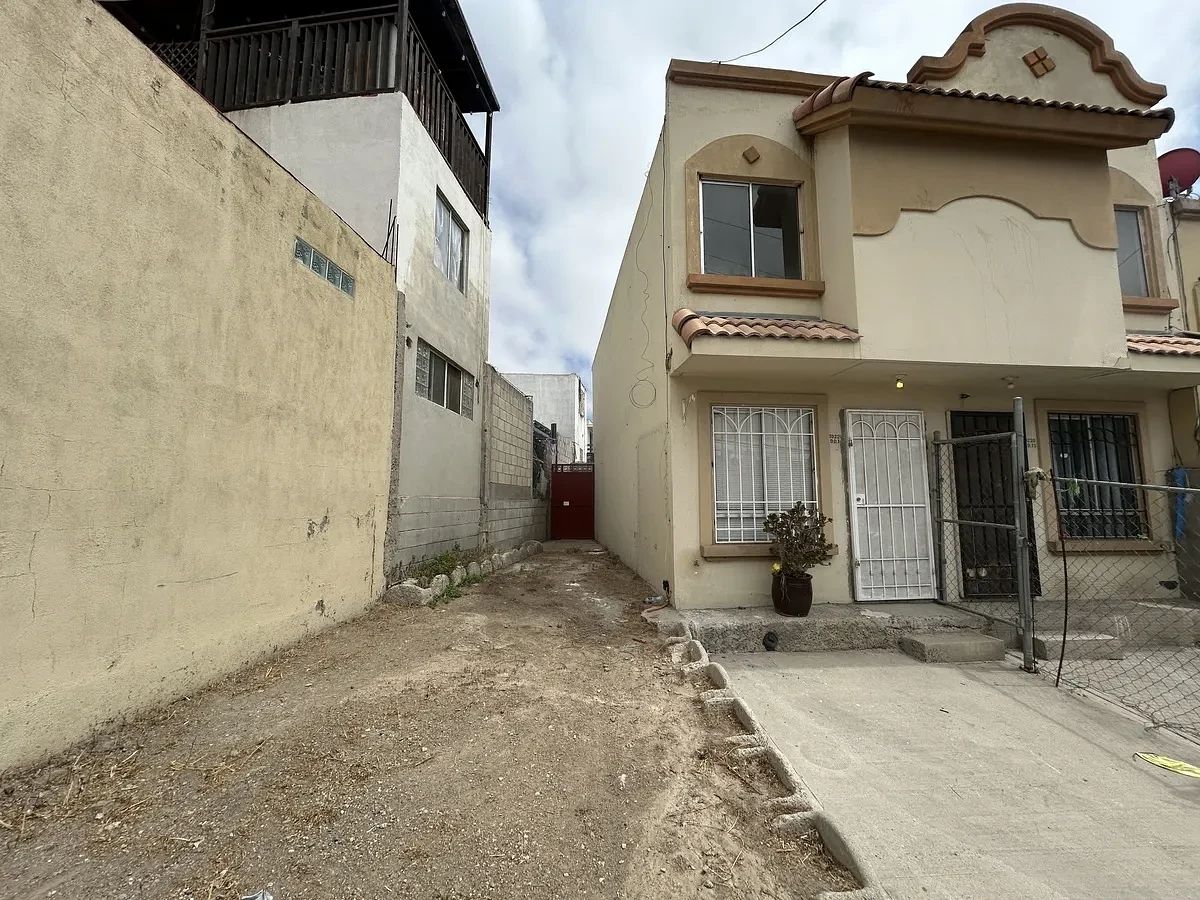 Aluguel|Casa Sta fe 3ª seção 2r 1b, foto 1 de 10