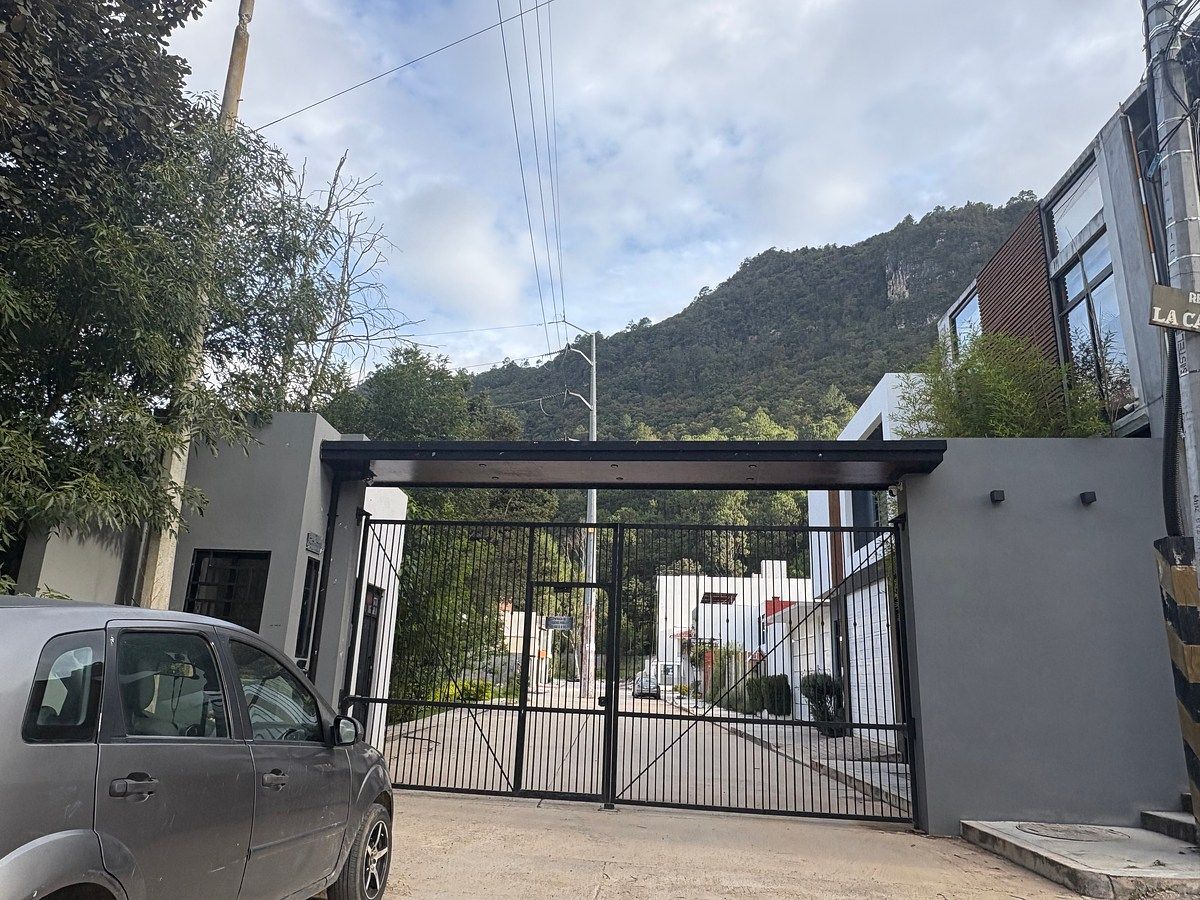 Land for sale within a private area in the canyon, photo 1 of 11