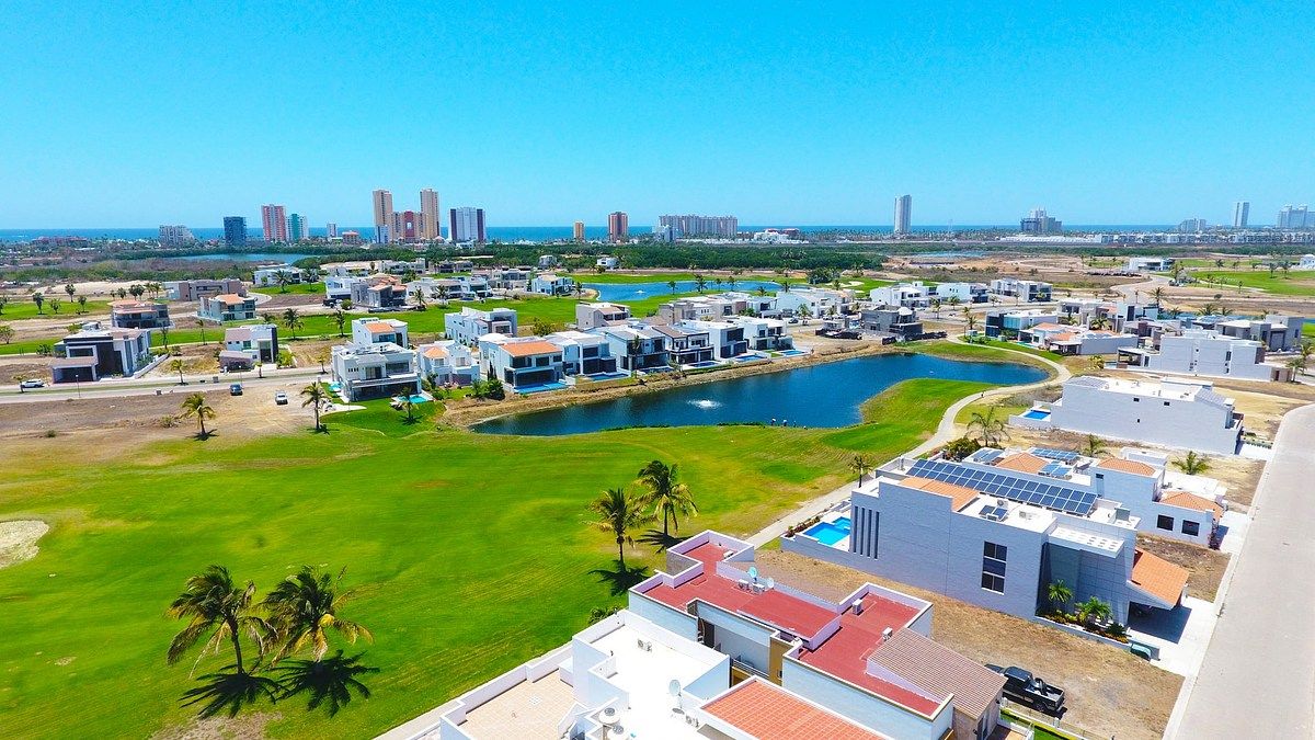 Terrenos en venta en Marina Campo de Golf-Golondrinas