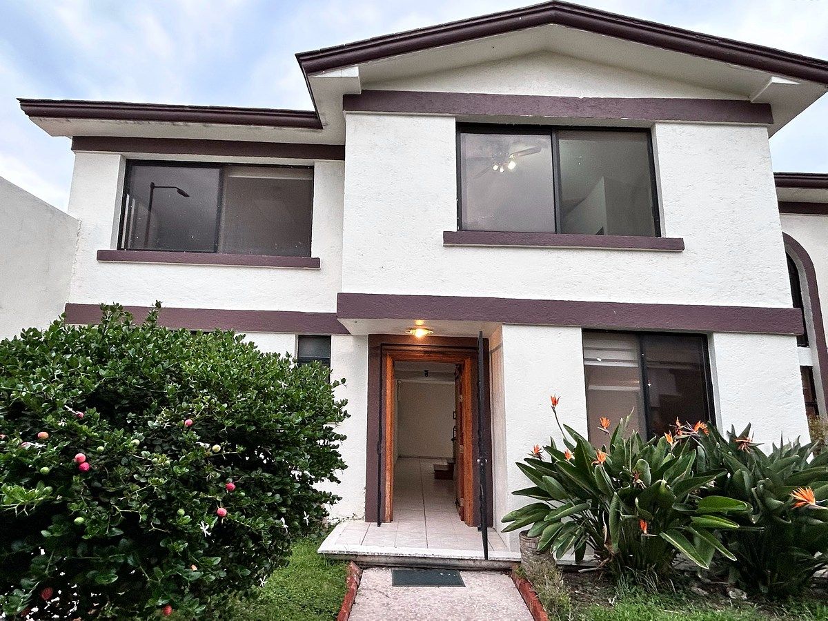 VENTA de casa amplia en Pueblo Nuevo, Corregidora, Qro, foto 1 de 14