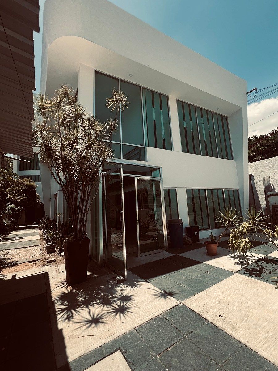 Fachada, foto 1 de 5
