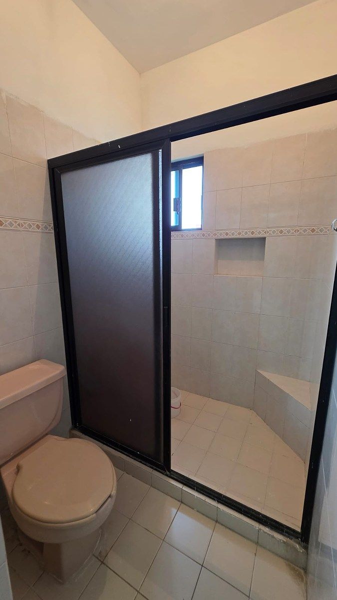 Baño que comparten recámaras secundarias, foto 32 de 45
