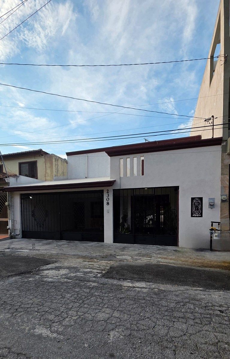 Casa à Venda em Contry Sol, Monterrey, N.L., foto 1 de 45