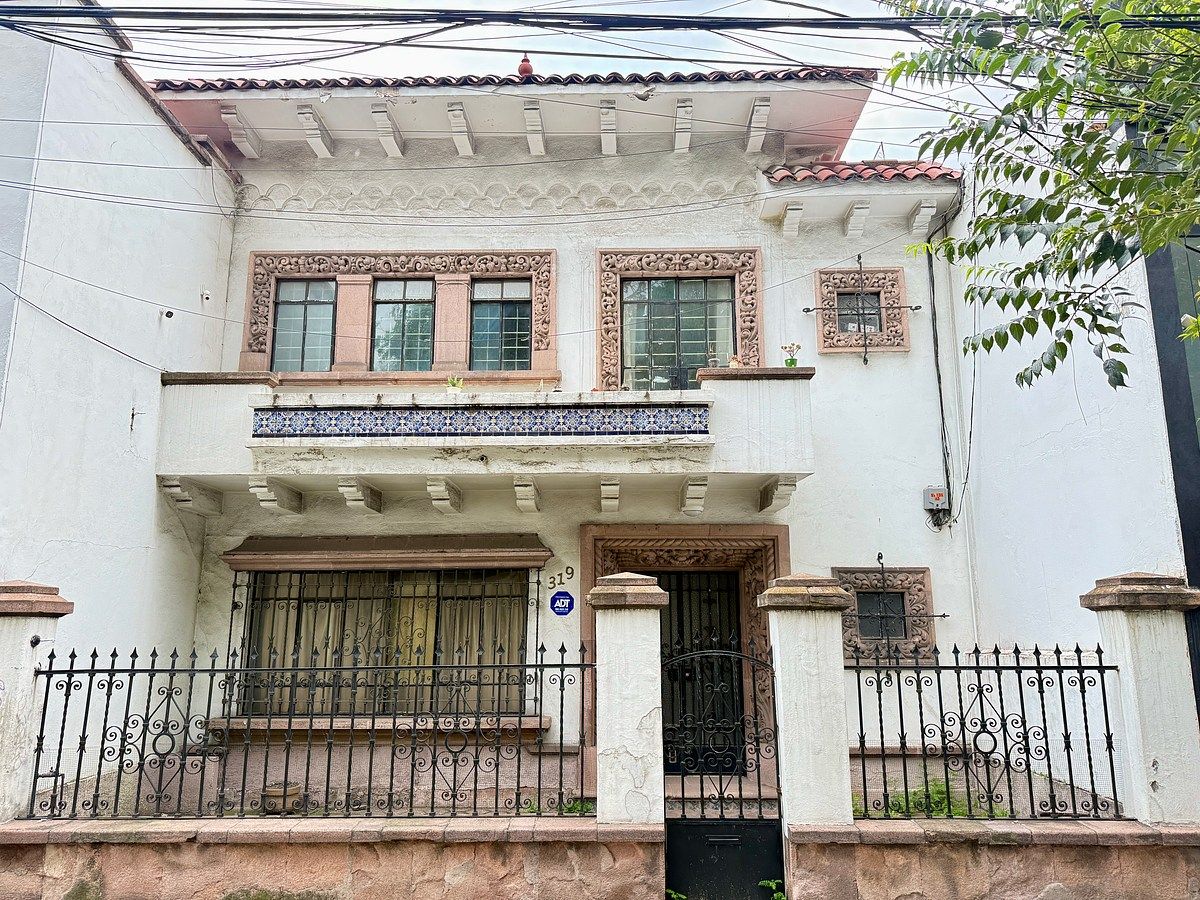 LISTED HOUSE FOR SALE ON AV. DIVISIÓN DEL NORTE, photo 1 of 11