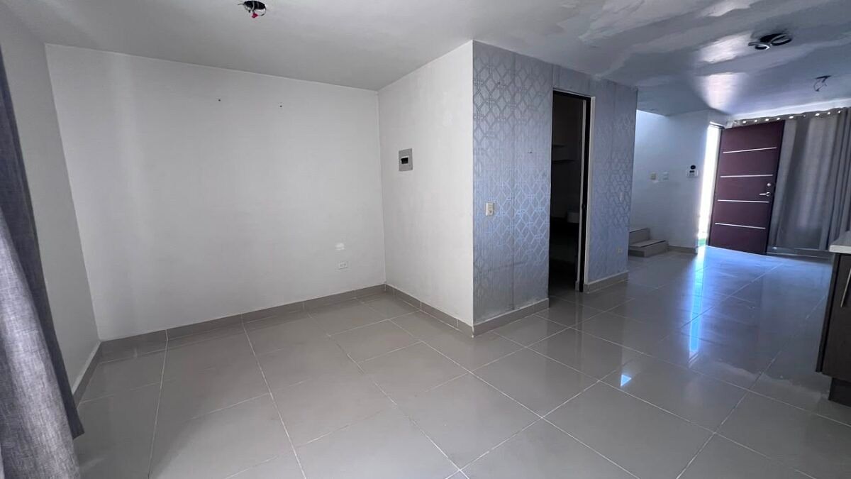 Casa em La Rioja Residencial, Tijuana, foto 2 de 12