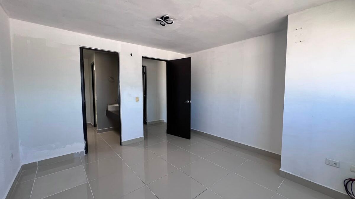 Casa em La Rioja Residencial, Tijuana, foto 4 de 12