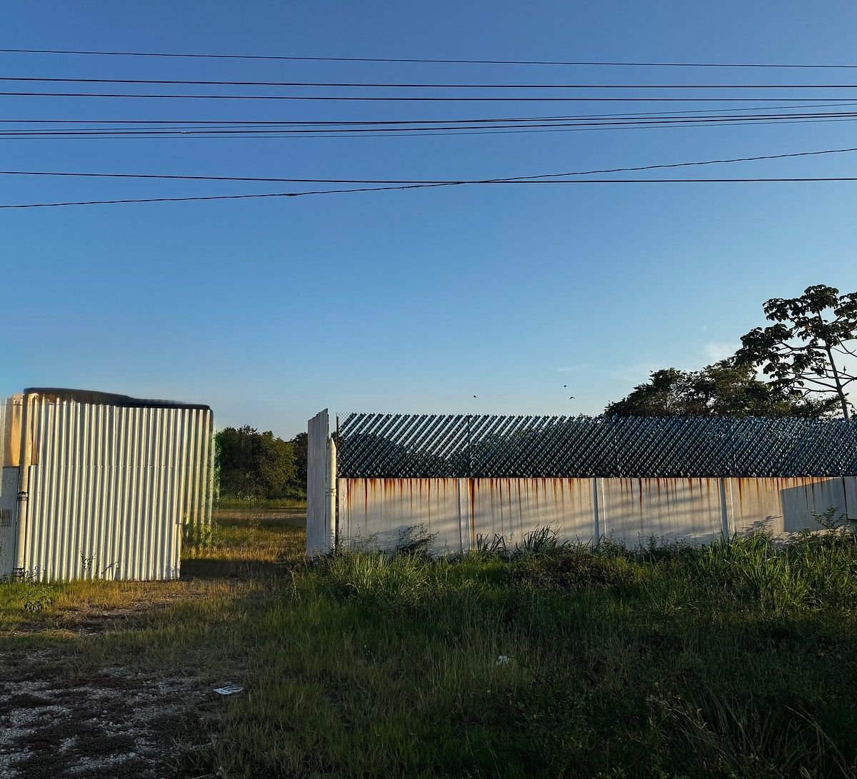 PÁTIO DE MANOBRA, foto 1 de 4