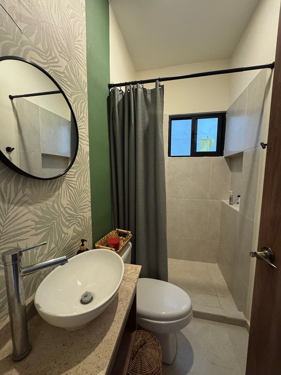 baño en planta baja, photo 5 of 18