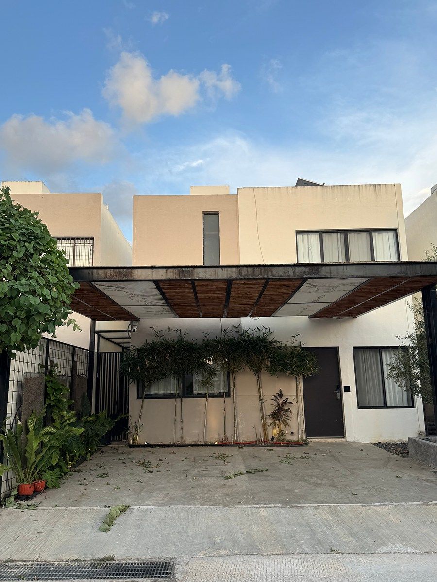 Fachada, photo 1 of 18
