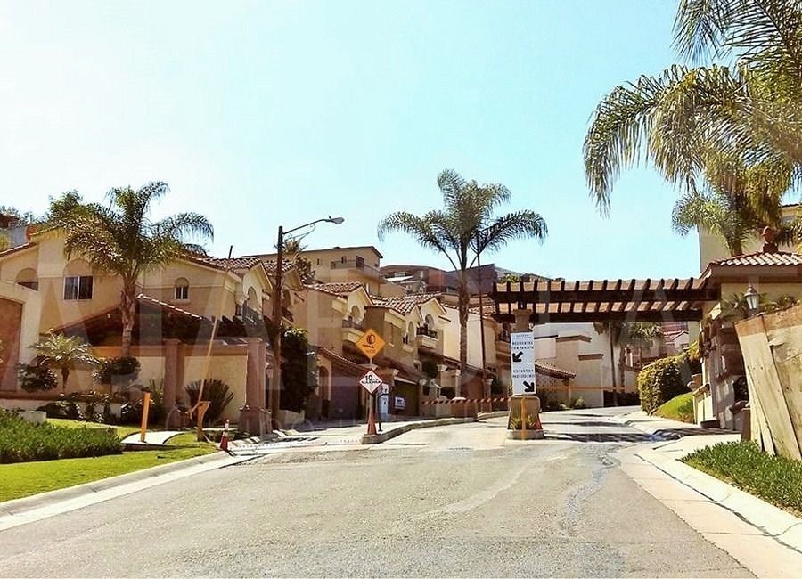 Casa em Colinas del Rey, Tijuana, foto 2 de 23