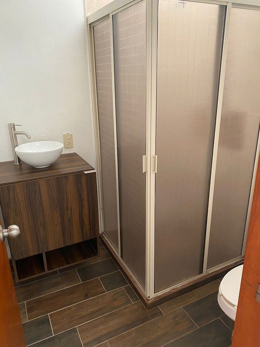 Baño, photo 11 of 20