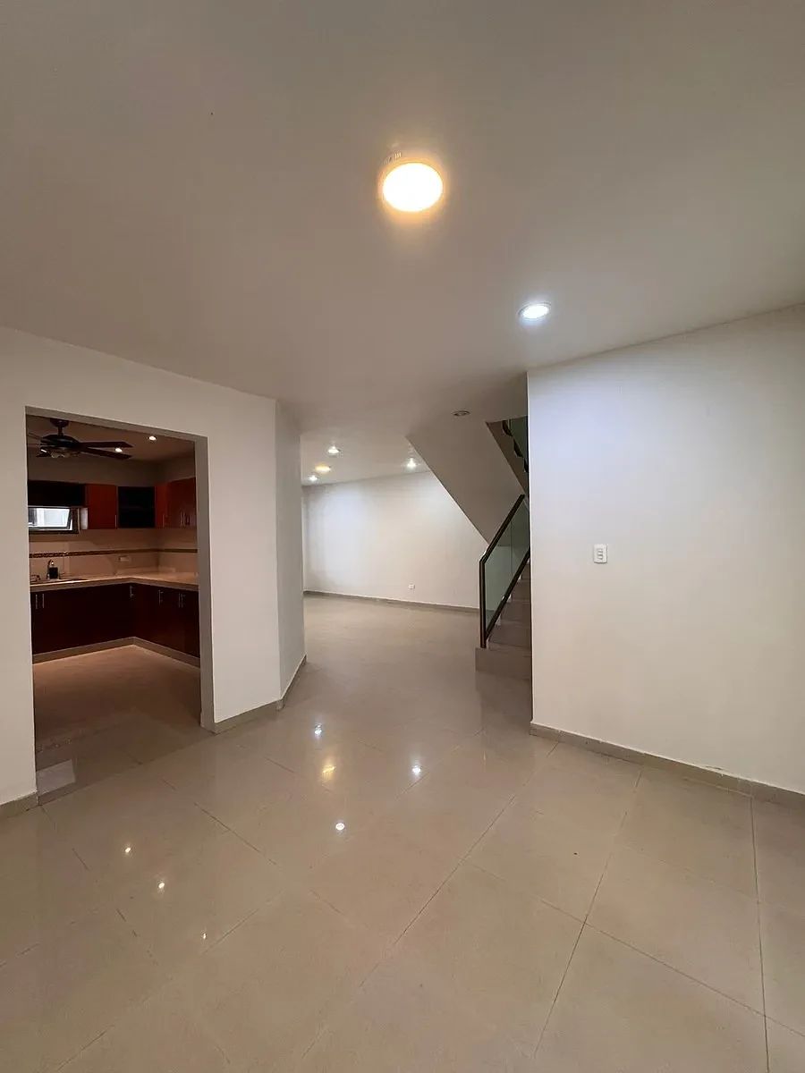 CASA LOS PINOS EM UM CONDOMÍNIO FECHADO À VENDA ENTREGA IMEDIATA, MÉRIDA, foto 1 de 20