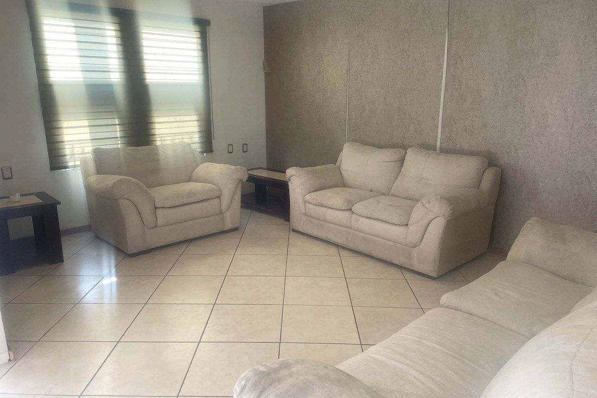 Casa en Los Geranios, Saltillo, foto 3 de 16