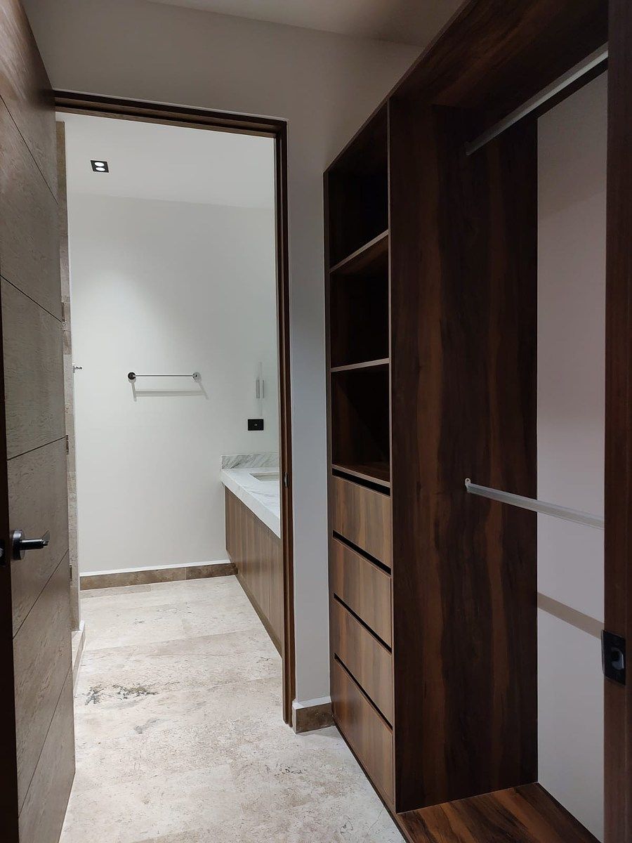 Closet vestidor y baño, foto 12 de 17