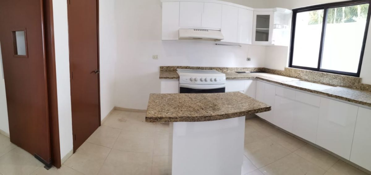 Casa en Cocoyoles, Mérida, foto 8 de 36