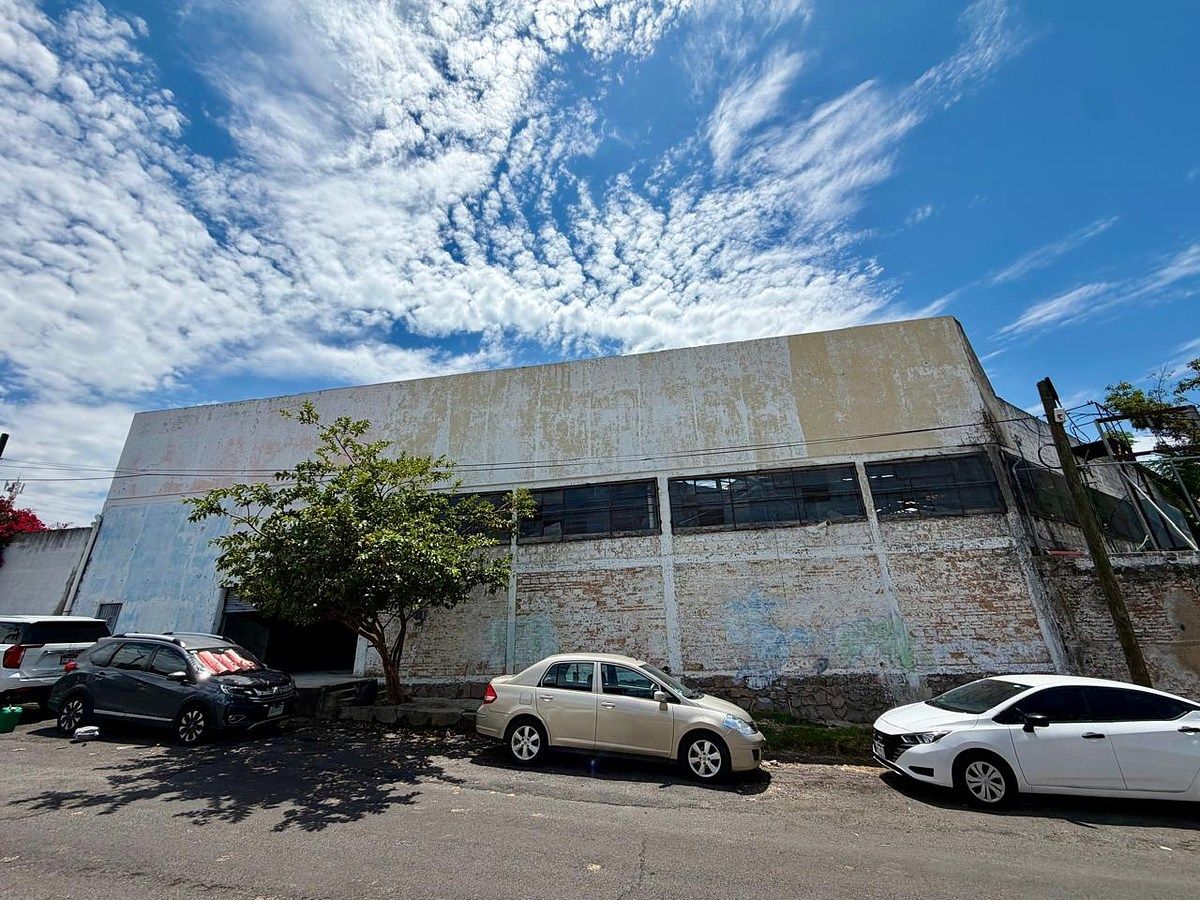 Armazém à Venda Em Col. Belisario Domínguez, Guadalajara, foto 1 de 13