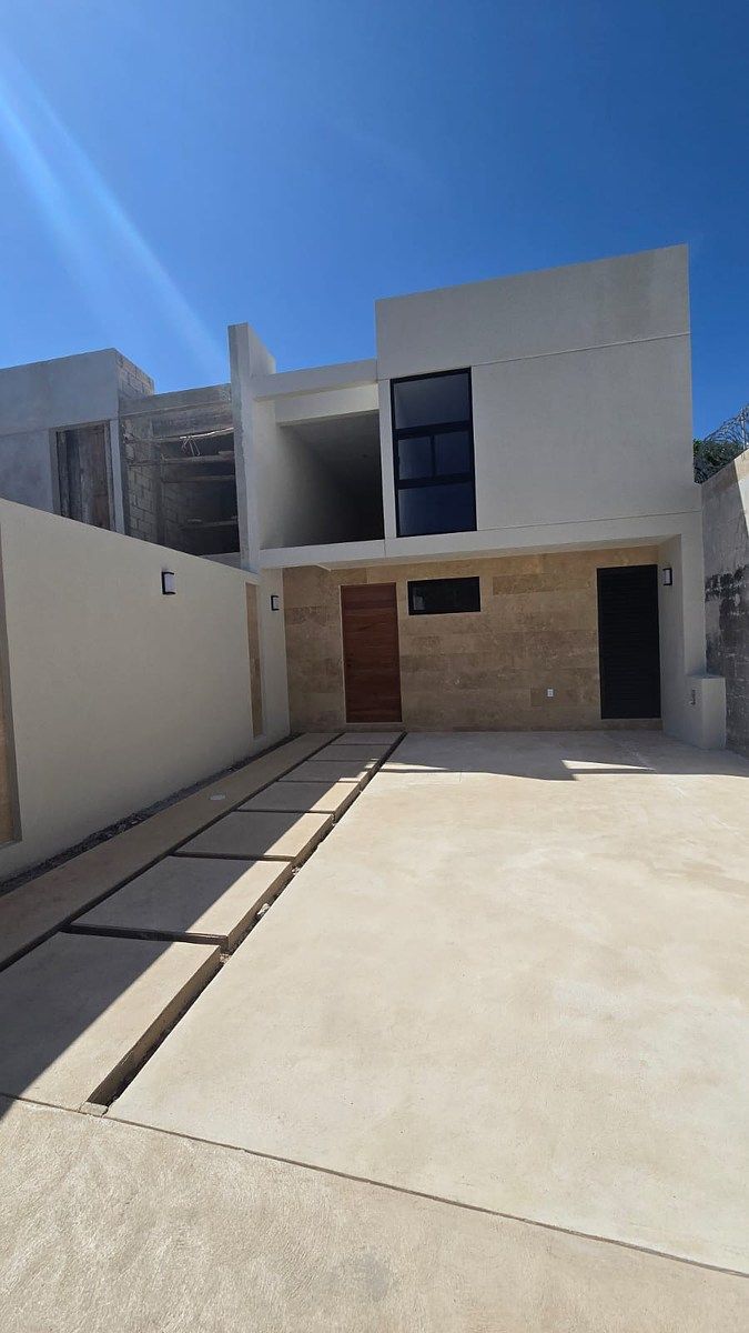House for sale in excellent location, photo 1 of 7