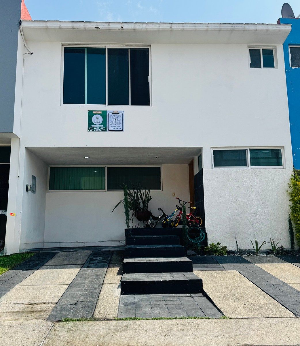House for sale New Galicia, photo 1 of 17