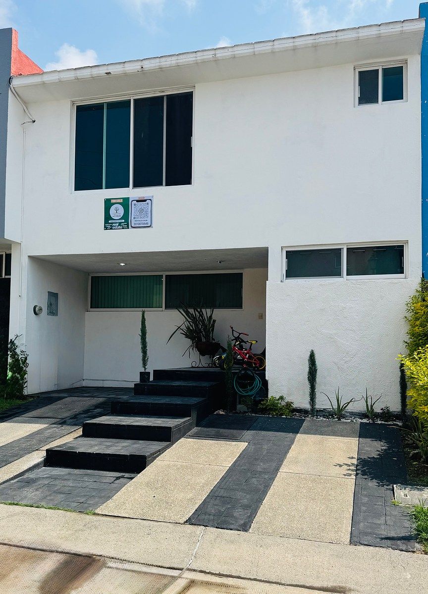 House in Nueva Galicia Residencial, Tlajomulco de Zúñiga, photo 2 of 17