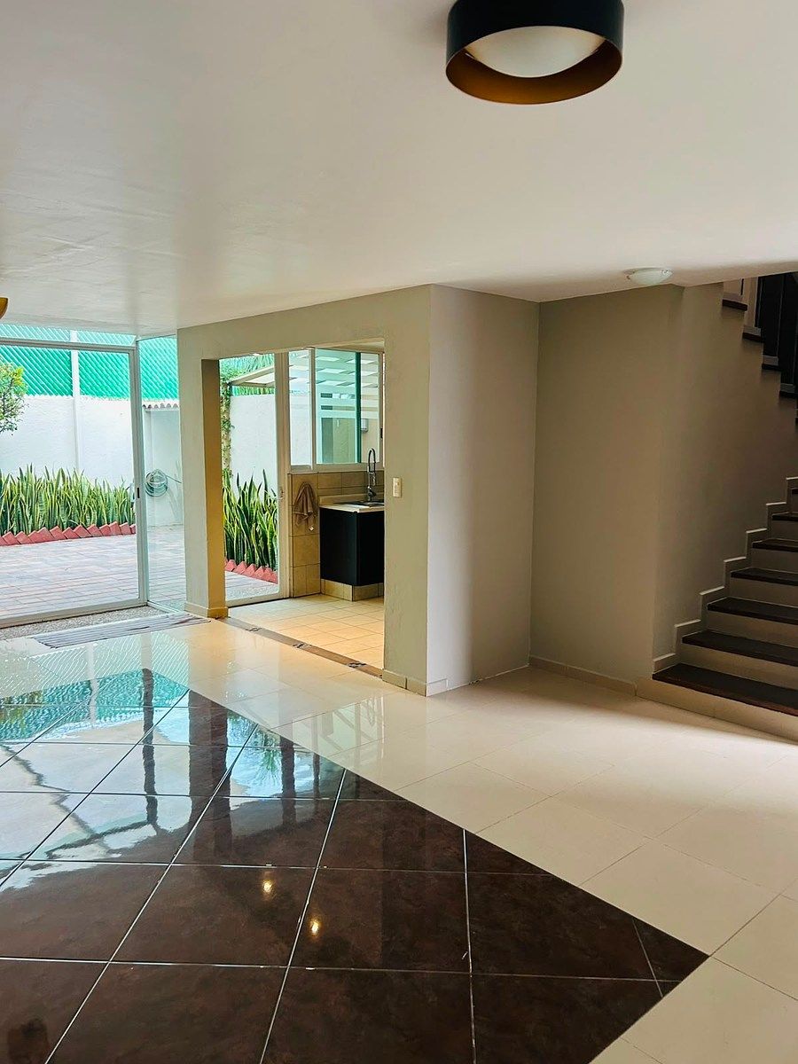House in Gated Community in Milenio III, Querétaro, photo 4 of 16
