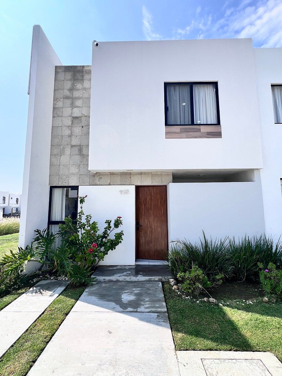 HOUSE FOR SALE PRIVATE RESIDENTIAL CARENA ZAINA, photo 1 of 28