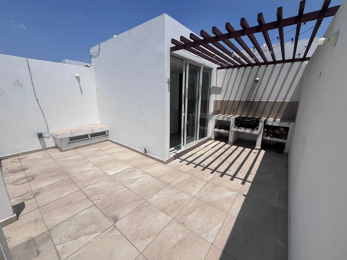 Roof, foto 14 de 16