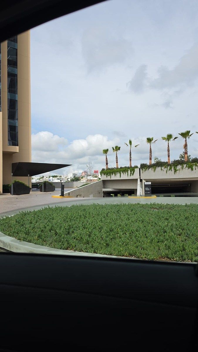 Retail Space in El Refugio Campestre, León, photo 2 of 31