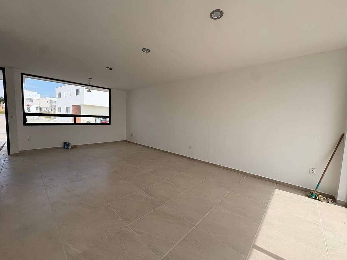 House in Gated Community in Taray Royal, El Marqués, photo 5 of 24