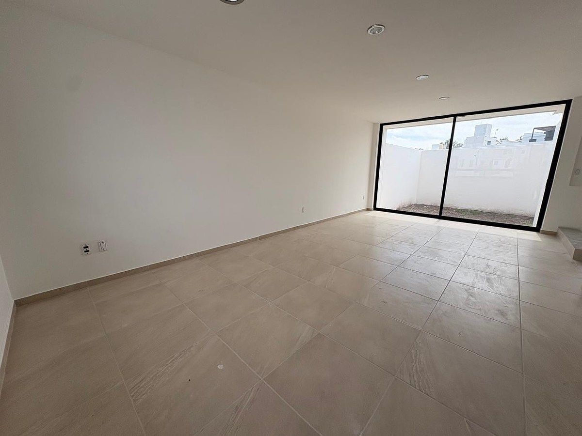House in Gated Community in Taray Royal, El Marqués, photo 3 of 24