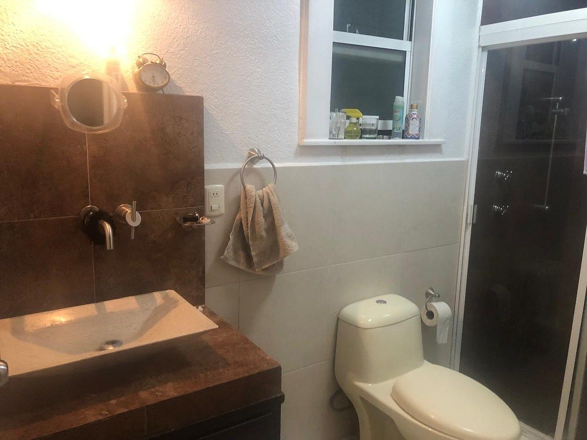 baño principal, photo 11 of 12