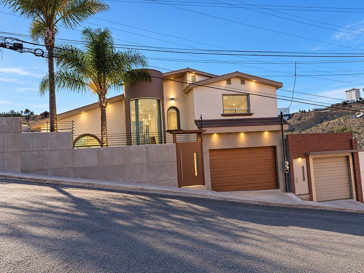 CASA EN VENTA CON LOCAL COMERCIAL EN COLONIA LA SIERRA - foto 2