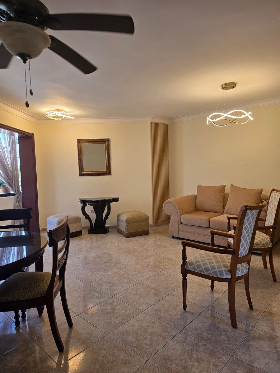 Amplio y Acogedor Apartamento de OPORTUNIDAD en Venta en Evaristo Morales, foto 1 de 9
