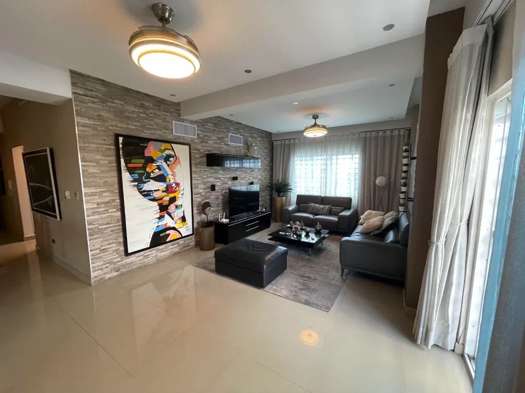 Excelente apartamento 4to nivel con Terraza Privada, foto 1 de 14