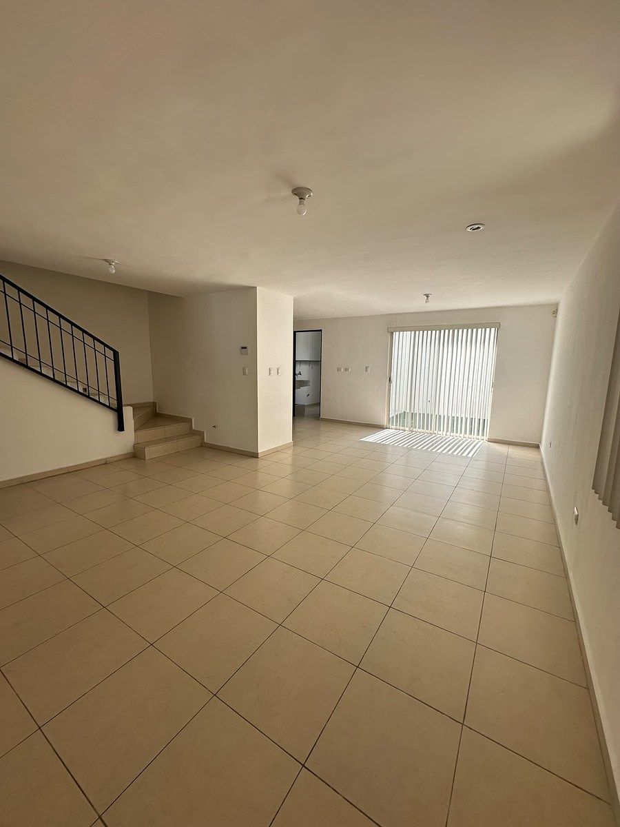 Casa em Lomas Quetzales, García, foto 3 de 32