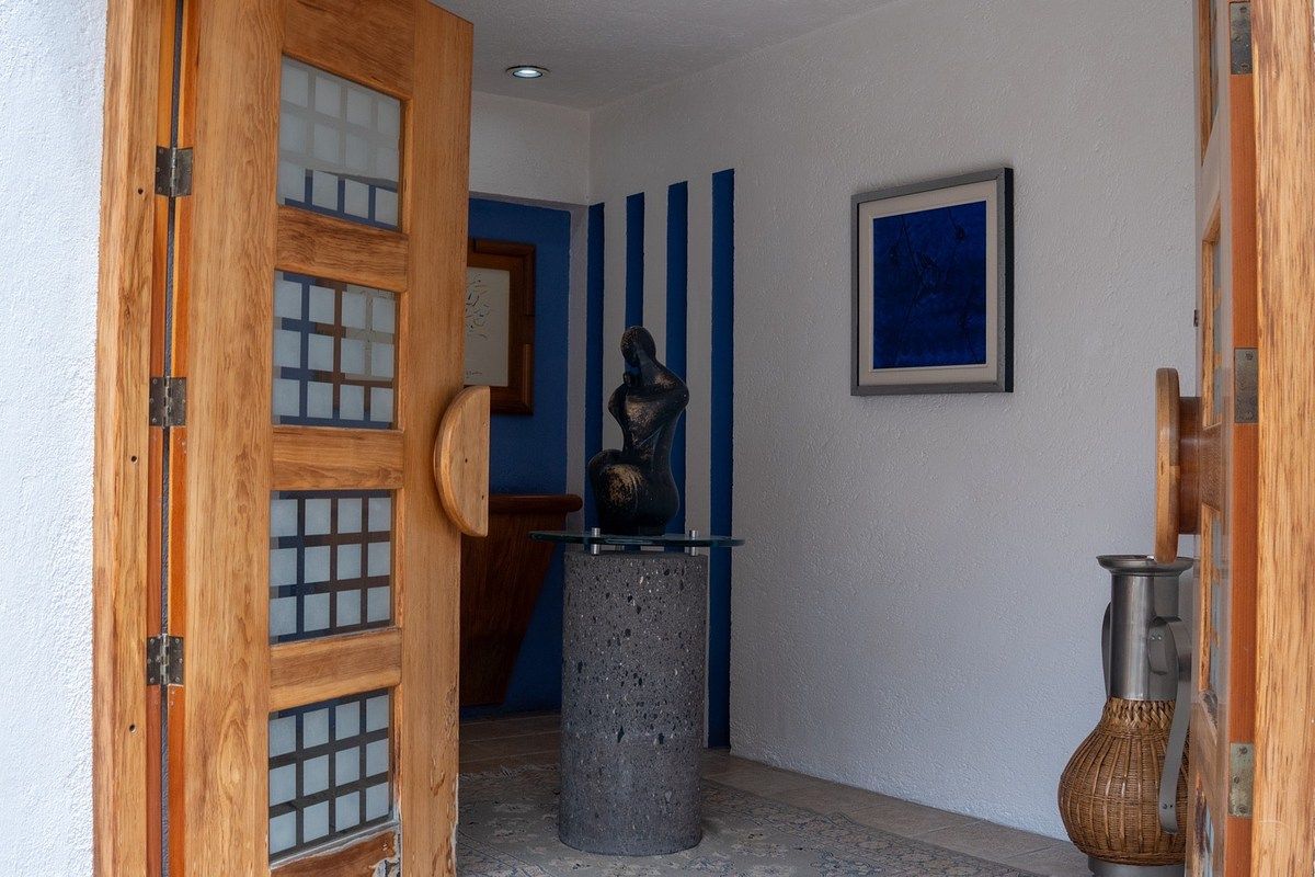 Casa para remodelar con depto independiente y alberca en Jurica - foto 5