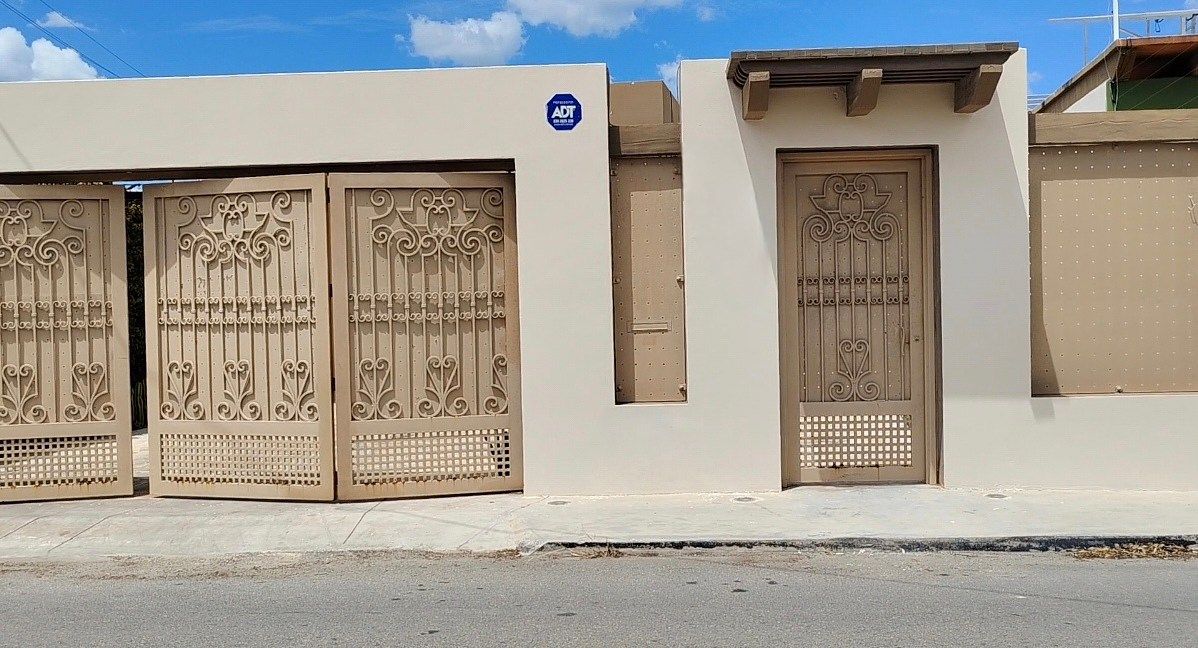 CASA À VENDA EM TEMOZÓN NORTE, foto 1 de 11